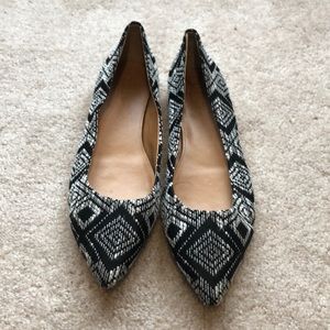 Black & white flats